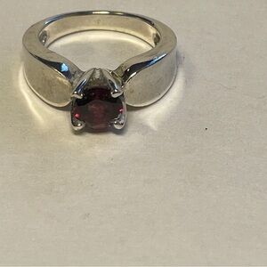 Pink/purple solitaire Sterling Silver ring With Cubic Zirconia, 5g, Size 5